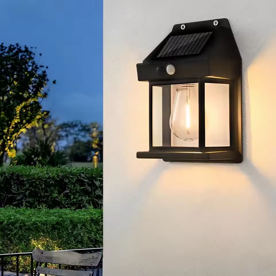 Lámpara Solar de Pared        3 X 1
